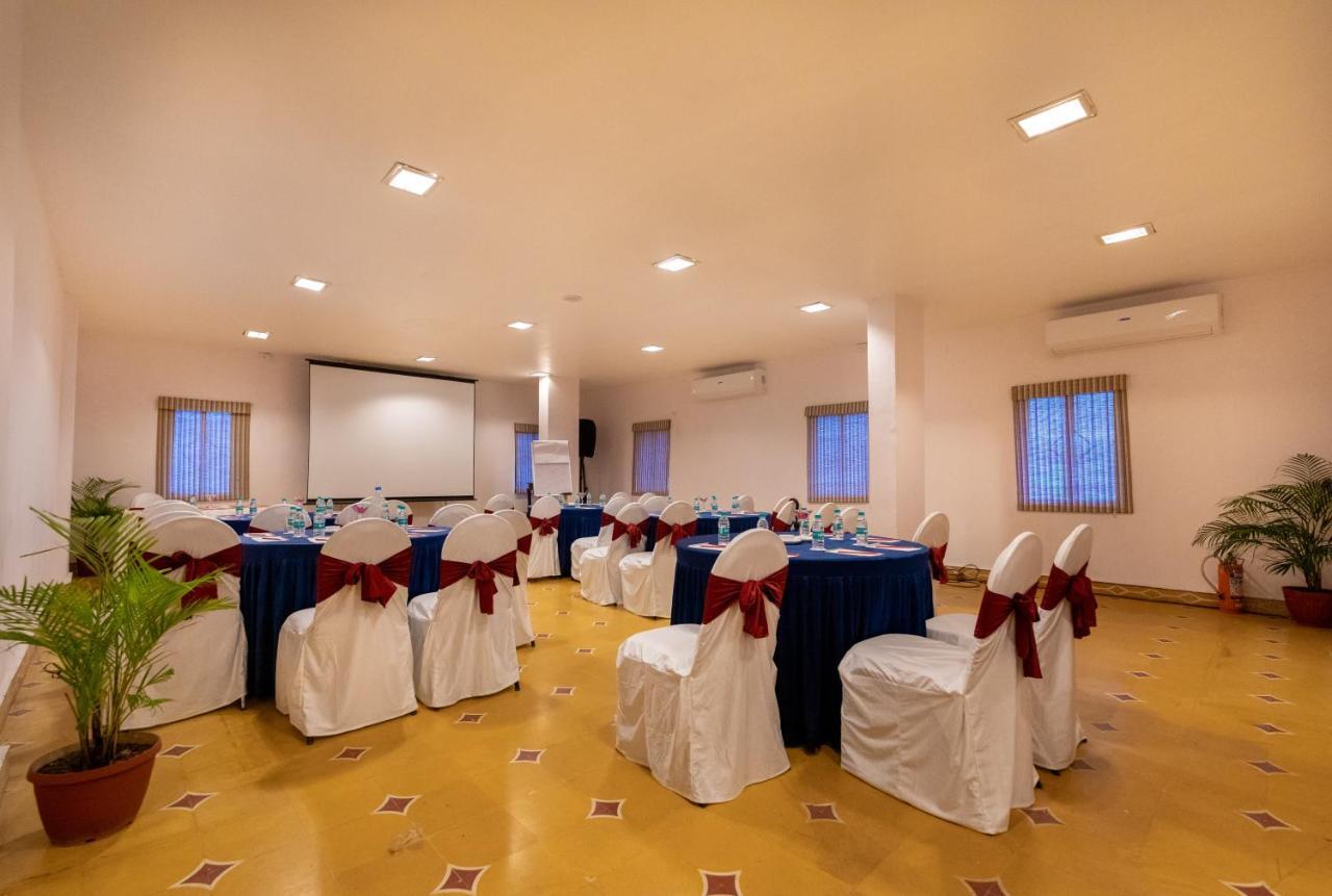 Fort Jadhavgadh -A Gadh Heritage Hotel Sasvad Exterior foto