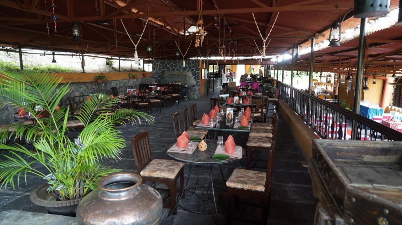 Fort Jadhavgadh -A Gadh Heritage Hotel Sasvad Exterior foto